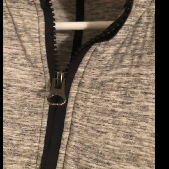Lululemon NTS Heathered Gray Jacket Sz 6 - Picture 4 of 6
